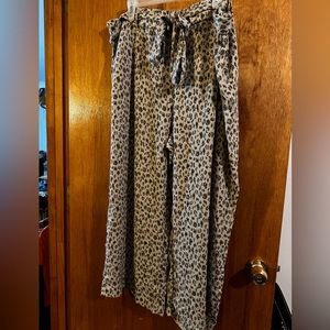 Wide leg leopard dress pants 2xl